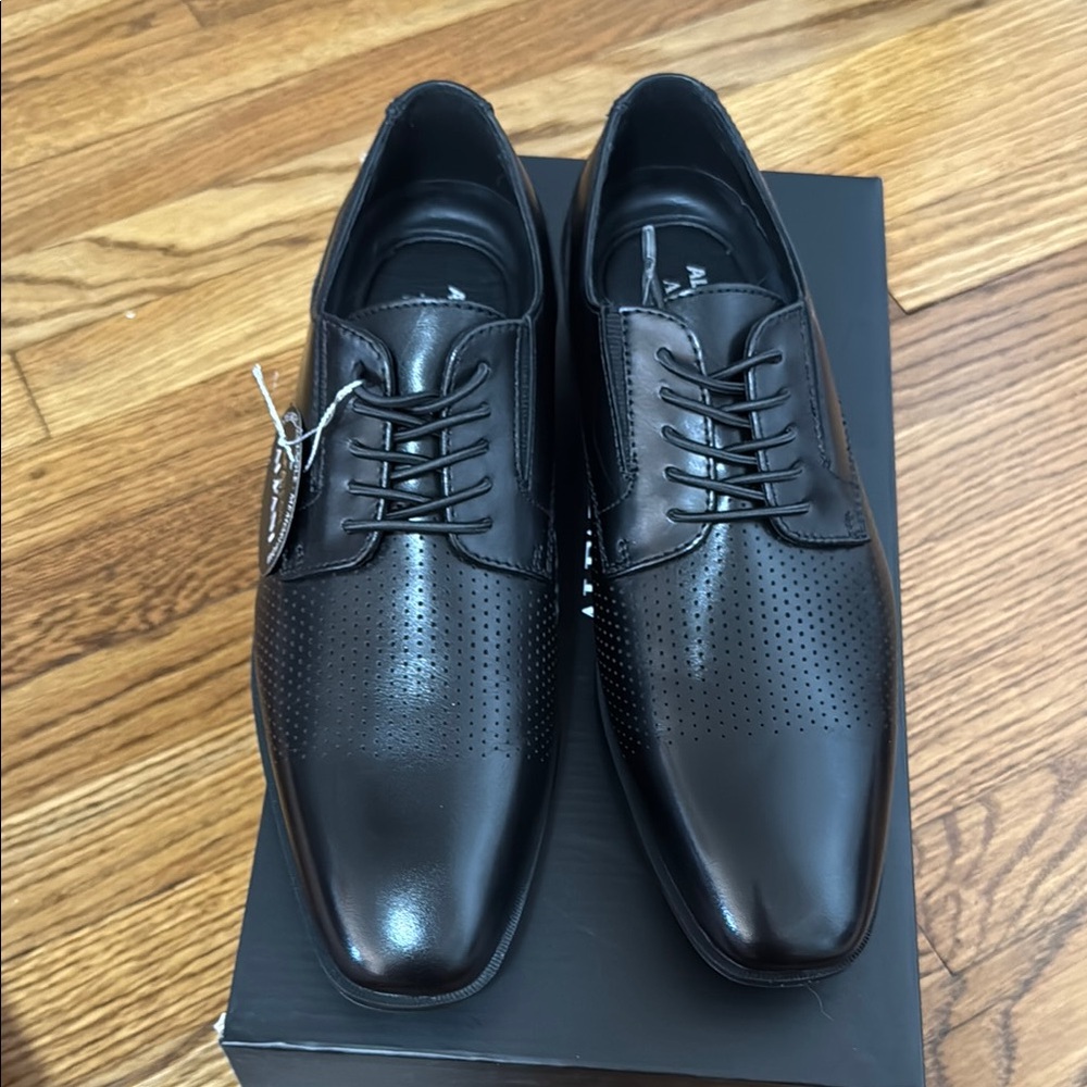 Alfani Black Perforated Men's Oxfords. Size7.5